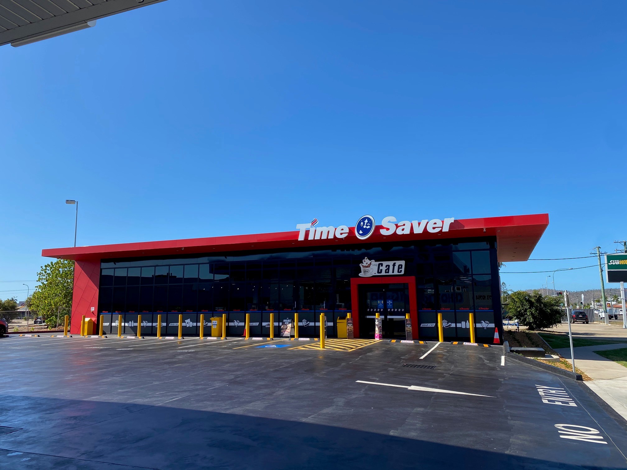 Thuringowa front of store
